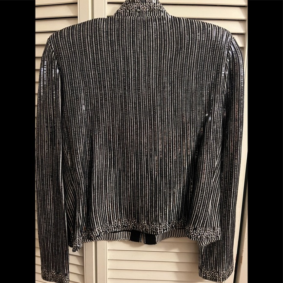 GORGEOUS St. John Evening Black & Silver Embellished Knit Jacket. - Picture 7 of 7